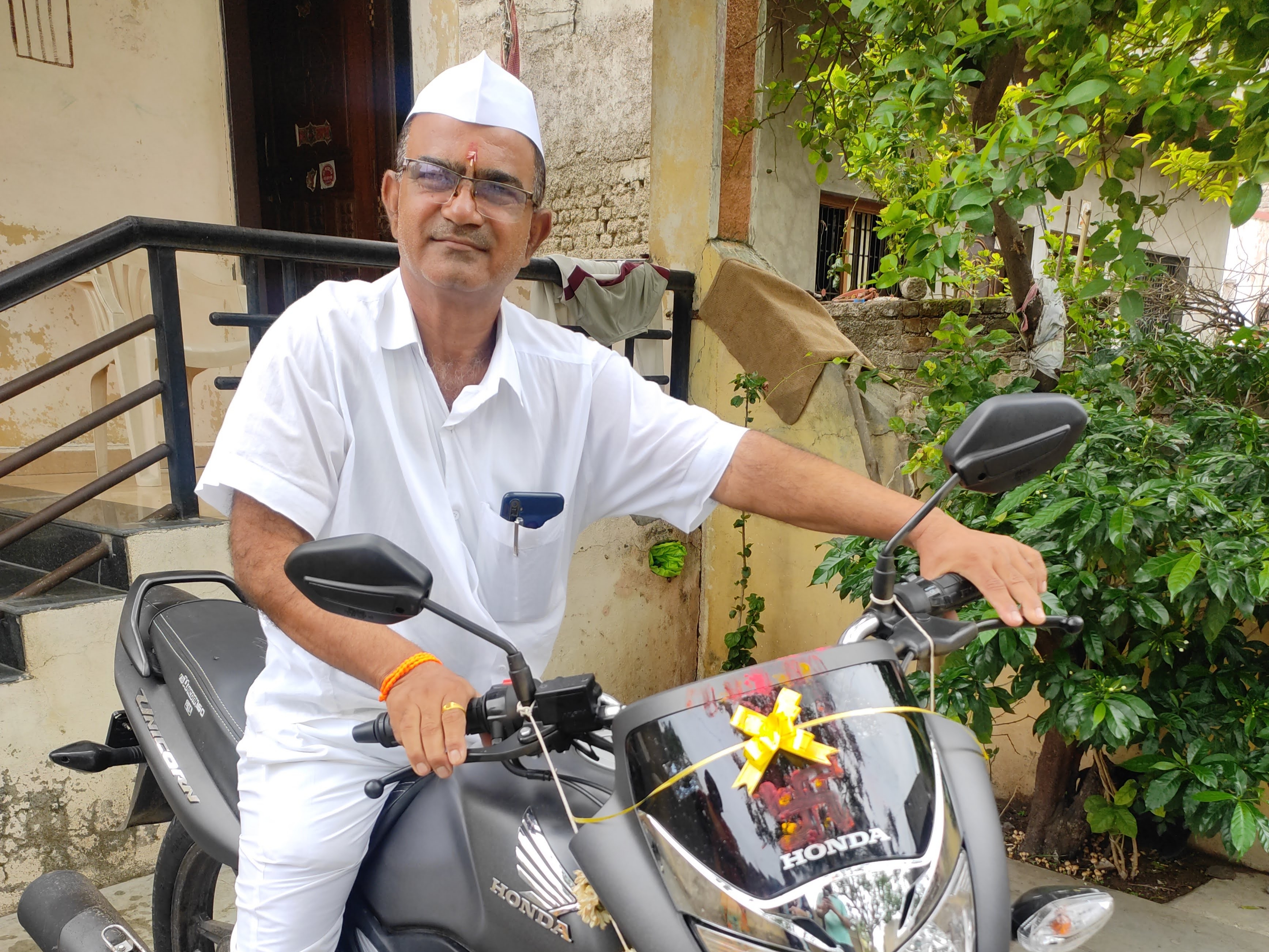 आठवणी फोटो — आभार फाऊंडेशन (Paaba020 — Photo memory)