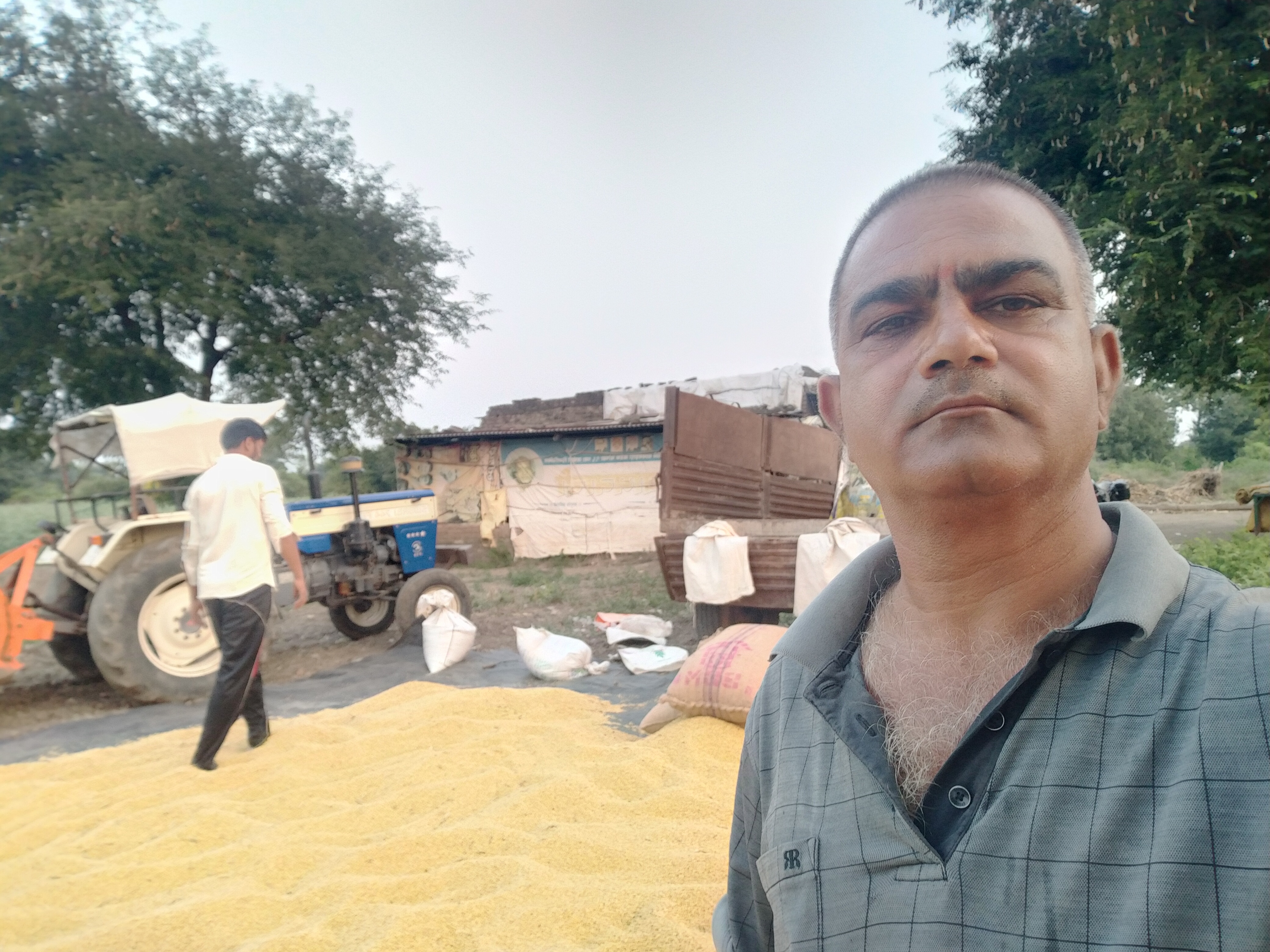 आठवणी फोटो — आभार फाऊंडेशन (Paaba025 — Photo memory)