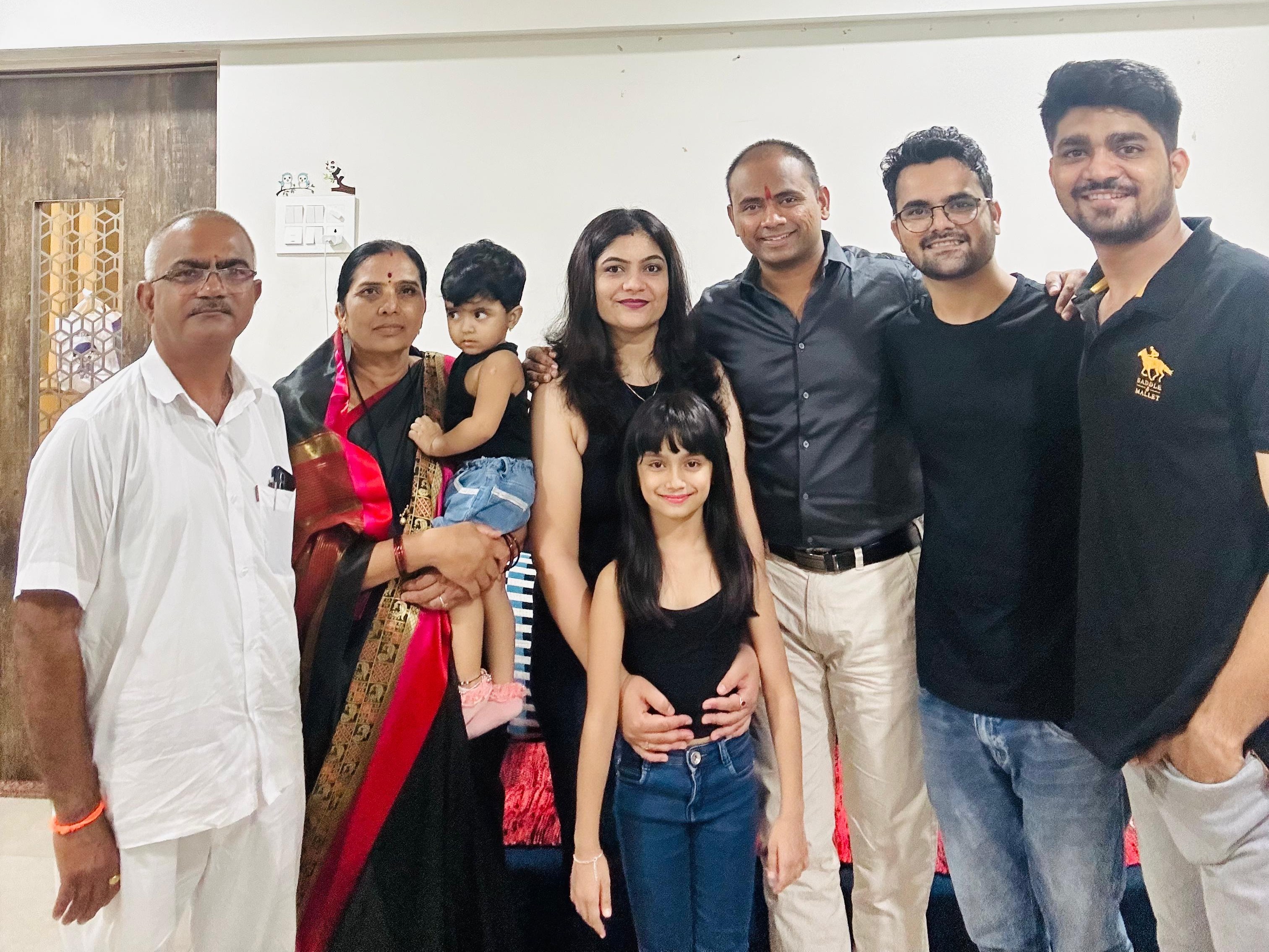 आठवणी फोटो — आभार फाऊंडेशन (Paaba045 — Photo memory)